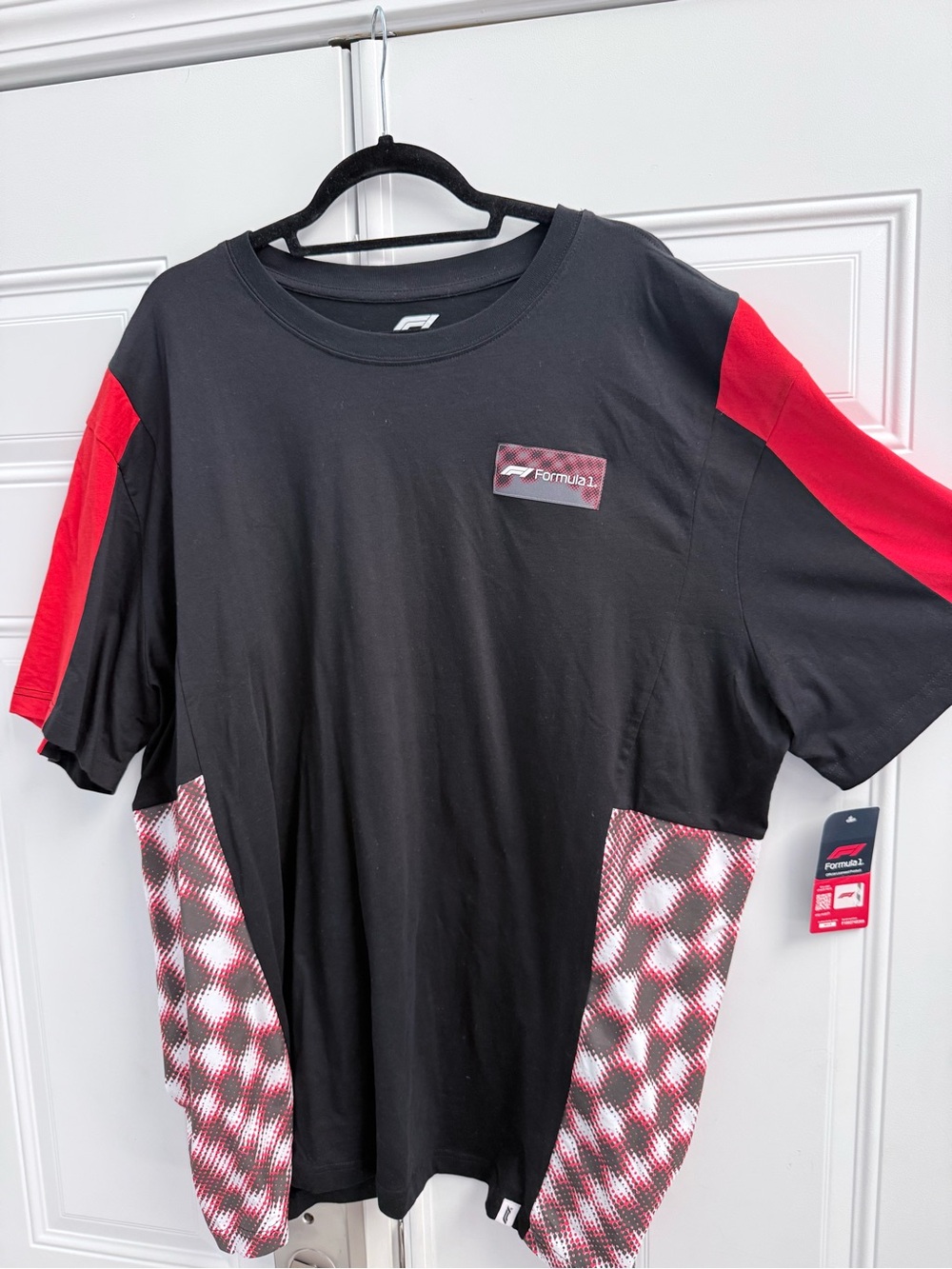 Formula 1 Men’s Black & Red Racing Graphic Tee